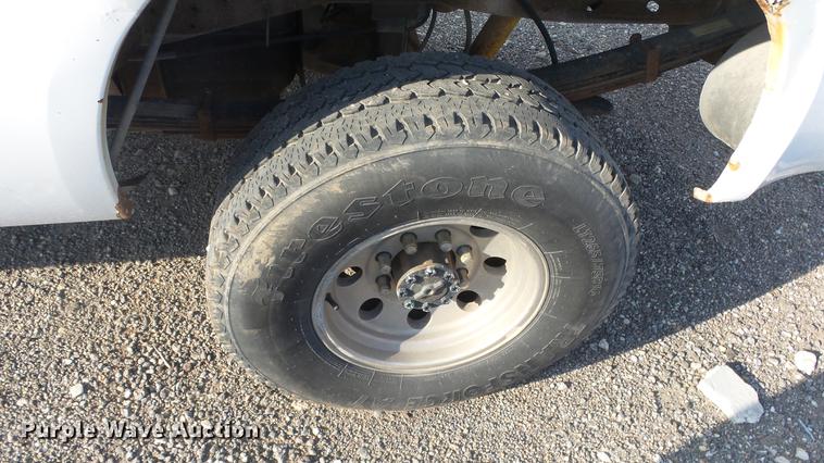 image for item DE7211 2001 Ford F250 Super Duty pickup truck