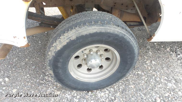 image for item DE7211 2001 Ford F250 Super Duty pickup truck