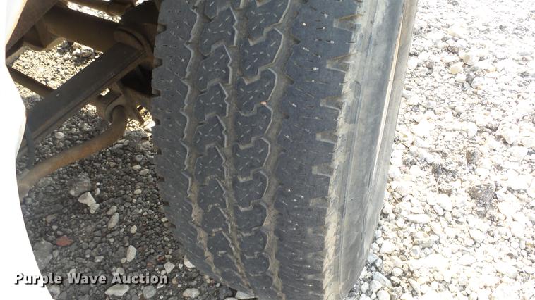 image for item DE7211 2001 Ford F250 Super Duty pickup truck