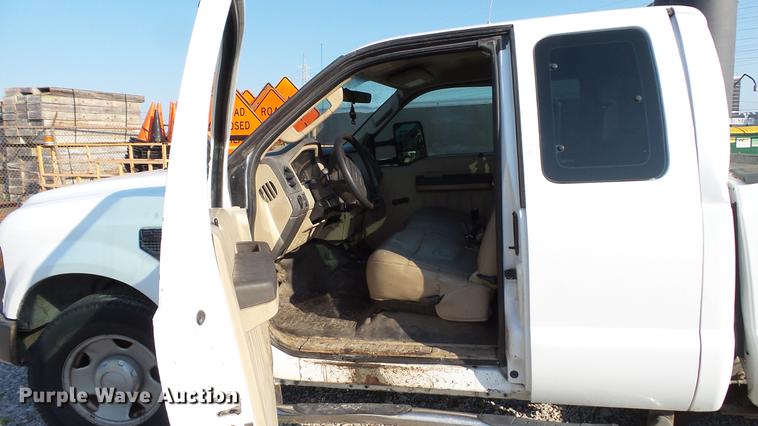 image for item DM9905 2008 Ford F250  Super Duty XL SuperCab pickup truck