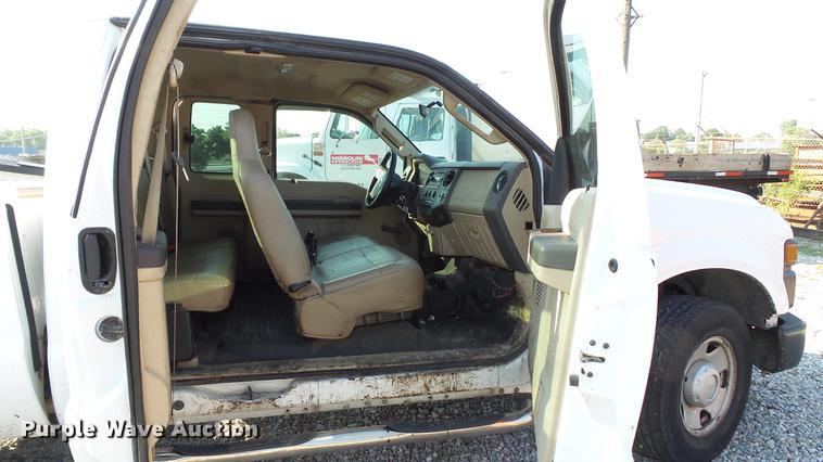 image for item DM9905 2008 Ford F250  Super Duty XL SuperCab pickup truck