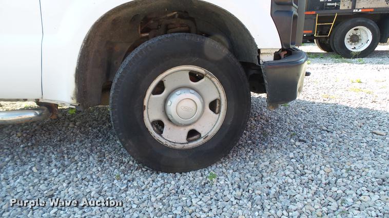 image for item DM9905 2008 Ford F250  Super Duty XL SuperCab pickup truck