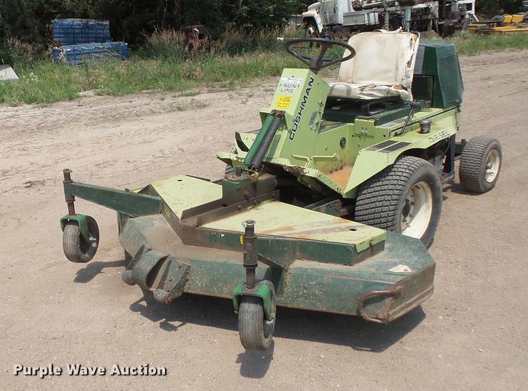 image for item DV9431 Cushman lawn mower