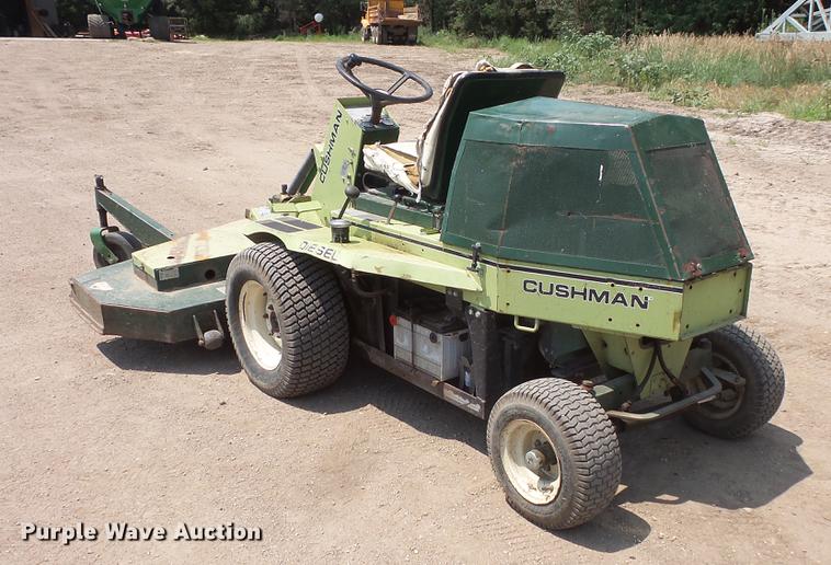 image for item DV9431 Cushman lawn mower