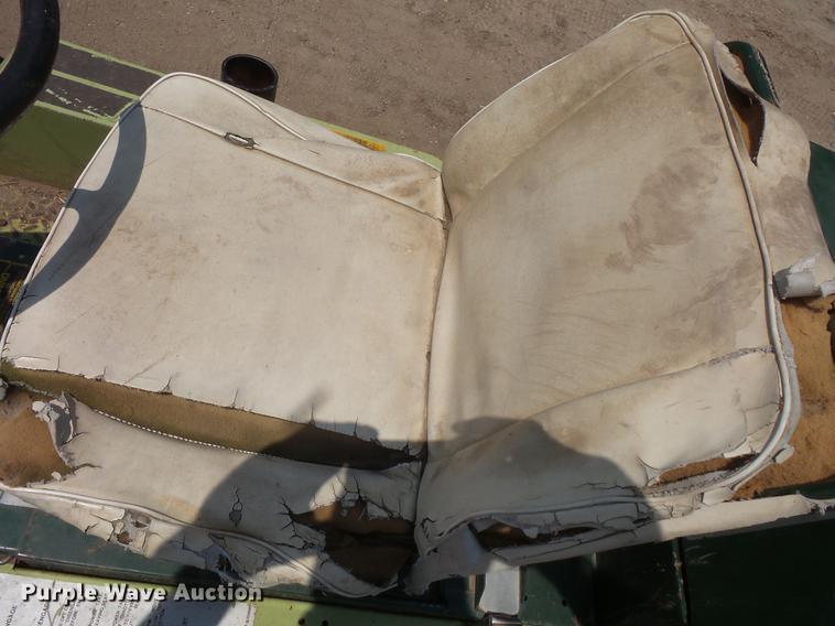 image for item DV9431 Cushman lawn mower