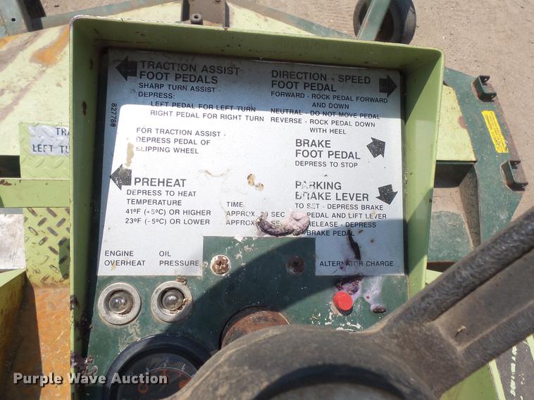 image for item DV9431 Cushman lawn mower