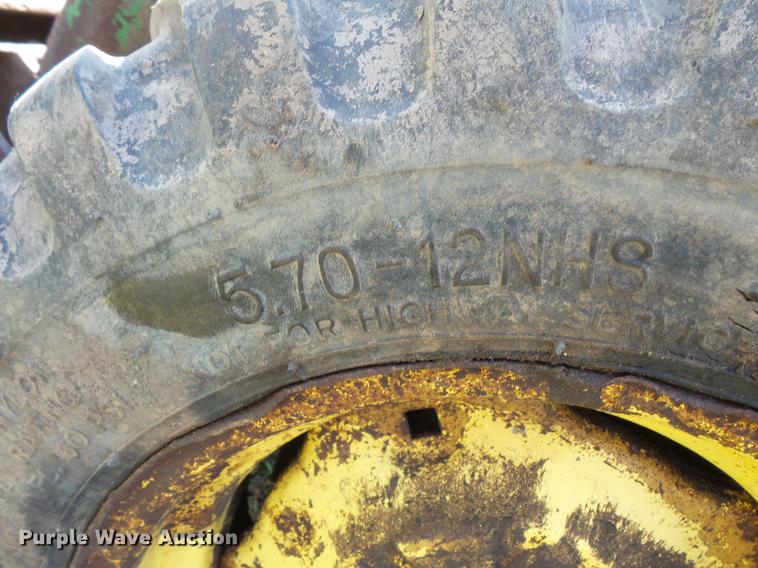 image for item DV9442 John Deere 60 skid steer