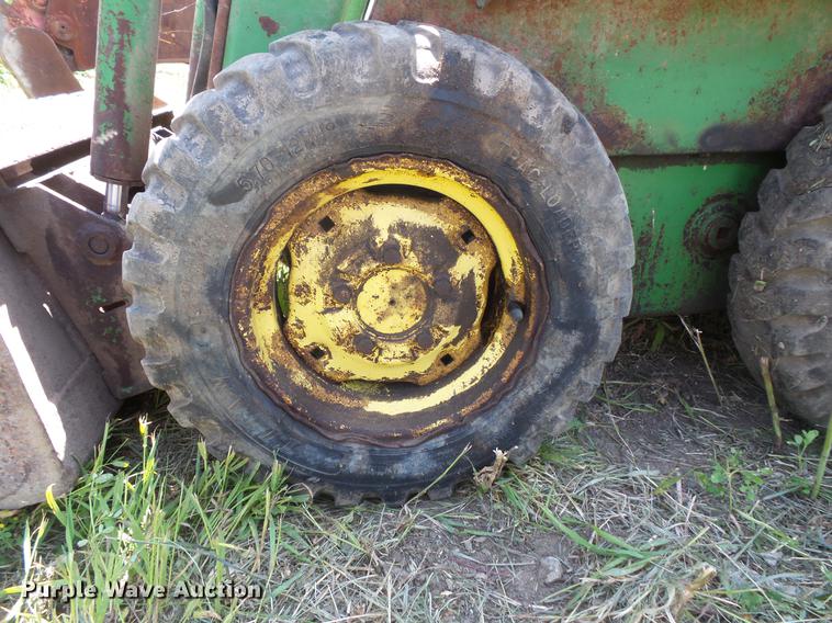 image for item DV9442 John Deere 60 skid steer