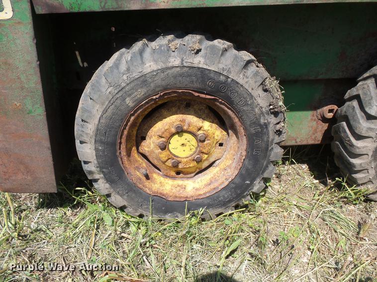 image for item DV9442 John Deere 60 skid steer