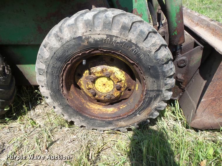 image for item DV9442 John Deere 60 skid steer