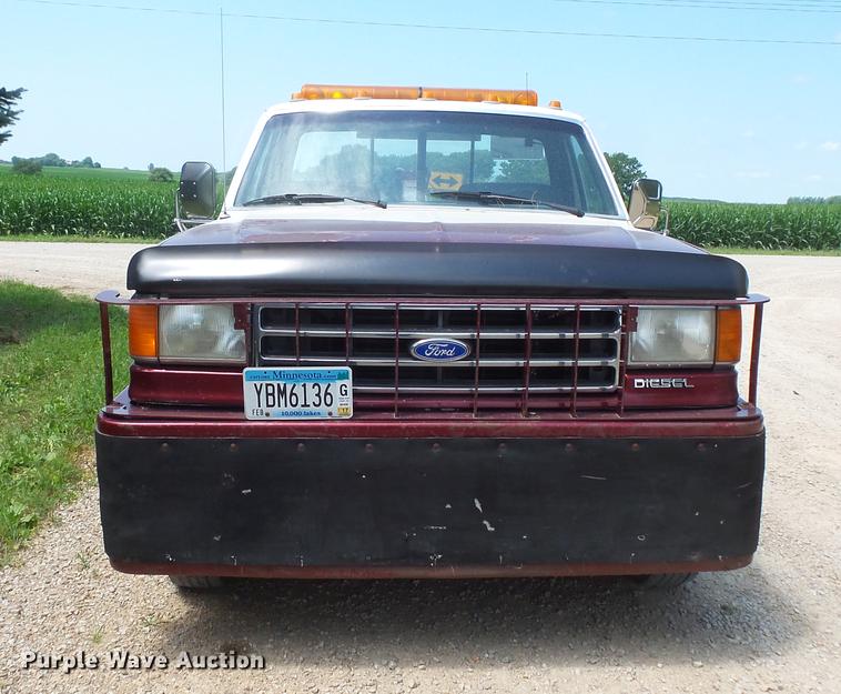 image for item DV9446 1991 Ford F450 tow truck