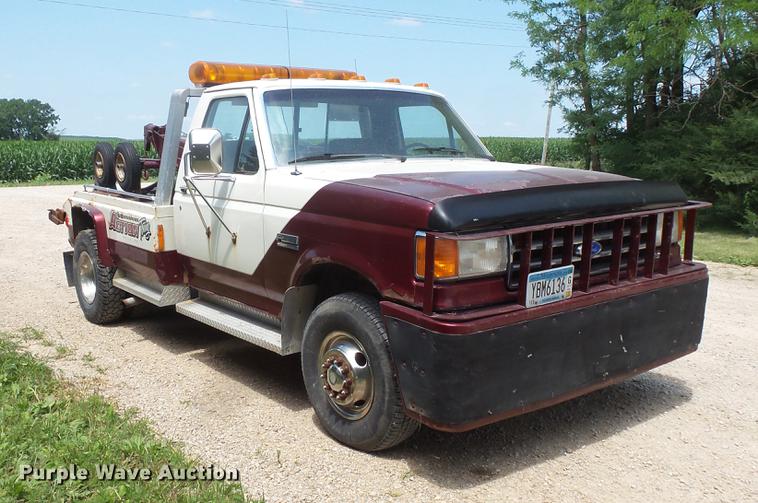 image for item DV9446 1991 Ford F450 tow truck