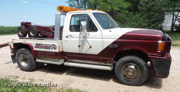 image for item DV9446 1991 Ford F450 tow truck