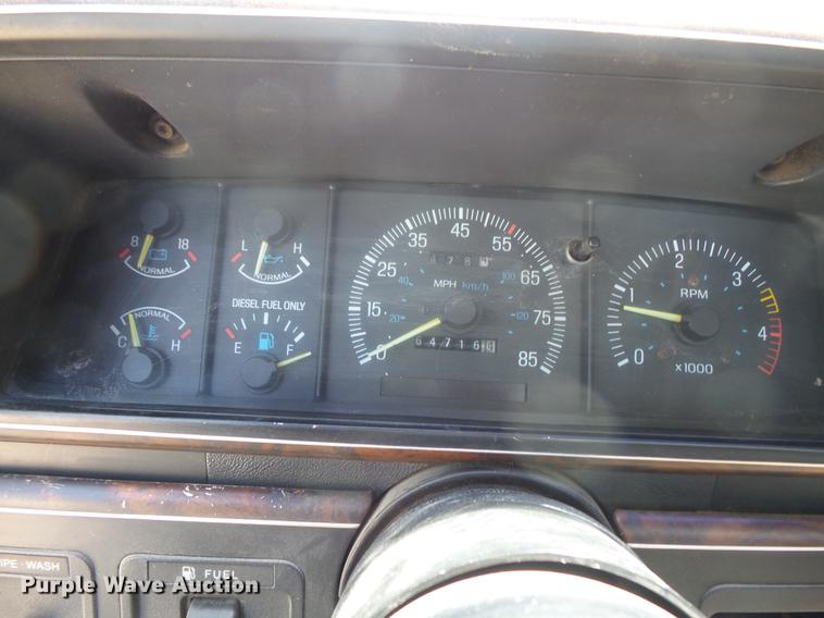 image for item DV9446 1991 Ford F450 tow truck