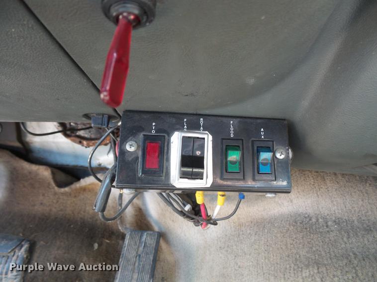 image for item DV9446 1991 Ford F450 tow truck