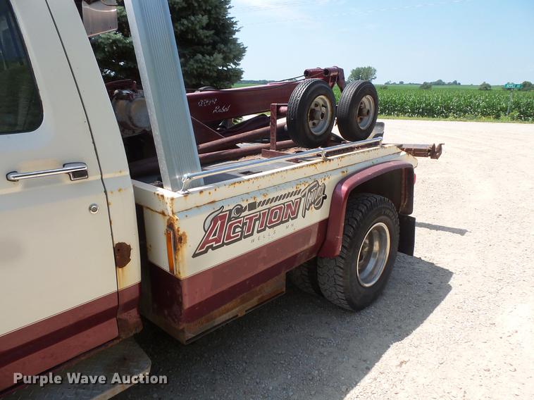 image for item DV9446 1991 Ford F450 tow truck