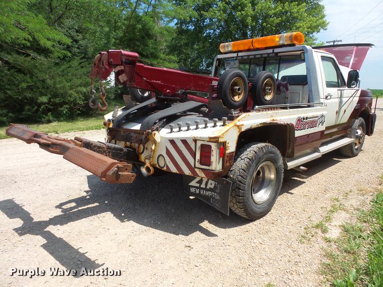 image for item DV9446 1991 Ford F450 tow truck