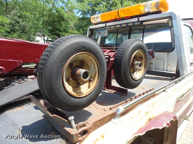 image for item DV9446 1991 Ford F450 tow truck