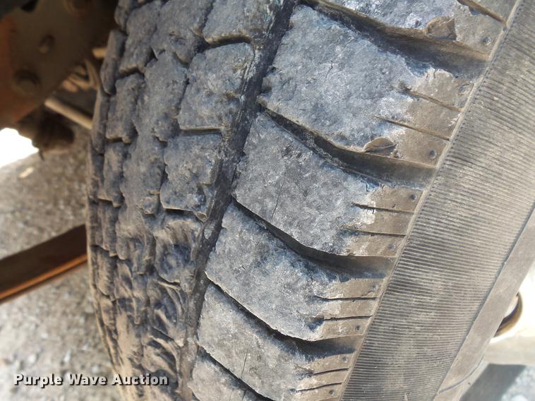 image for item DV9446 1991 Ford F450 tow truck