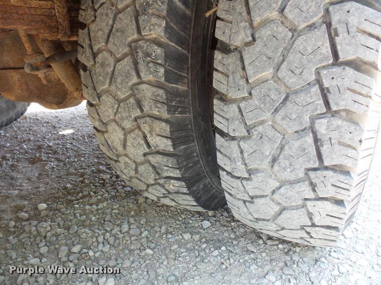 image for item DV9446 1991 Ford F450 tow truck