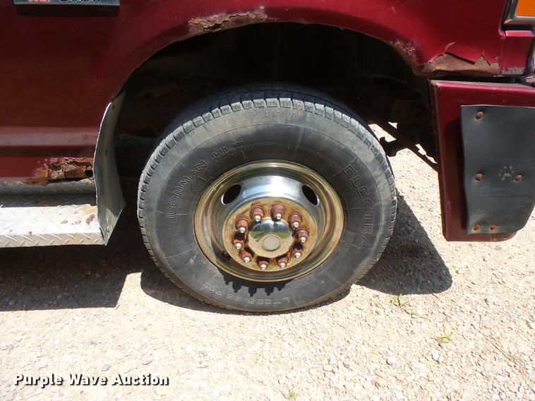 image for item DV9446 1991 Ford F450 tow truck