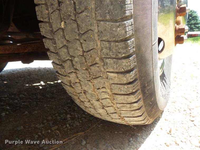 image for item DV9446 1991 Ford F450 tow truck