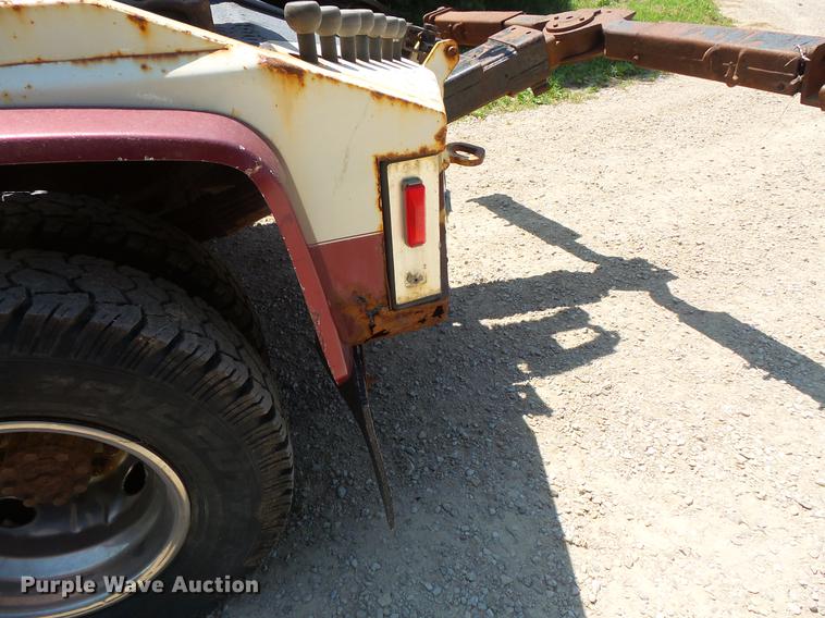 image for item DV9446 1991 Ford F450 tow truck