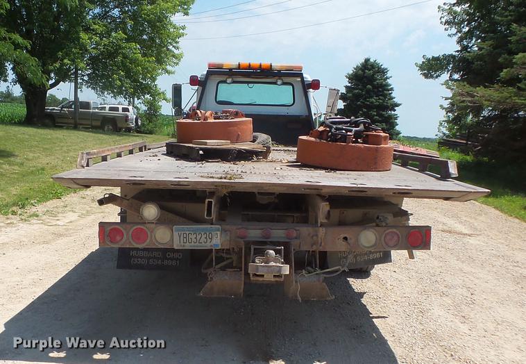 image for item DV9447 2000 International 4700 rollback truck