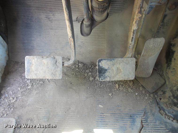 image for item DV9447 2000 International 4700 rollback truck