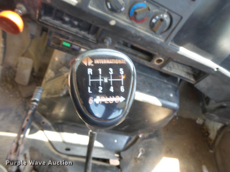 image for item DV9447 2000 International 4700 rollback truck