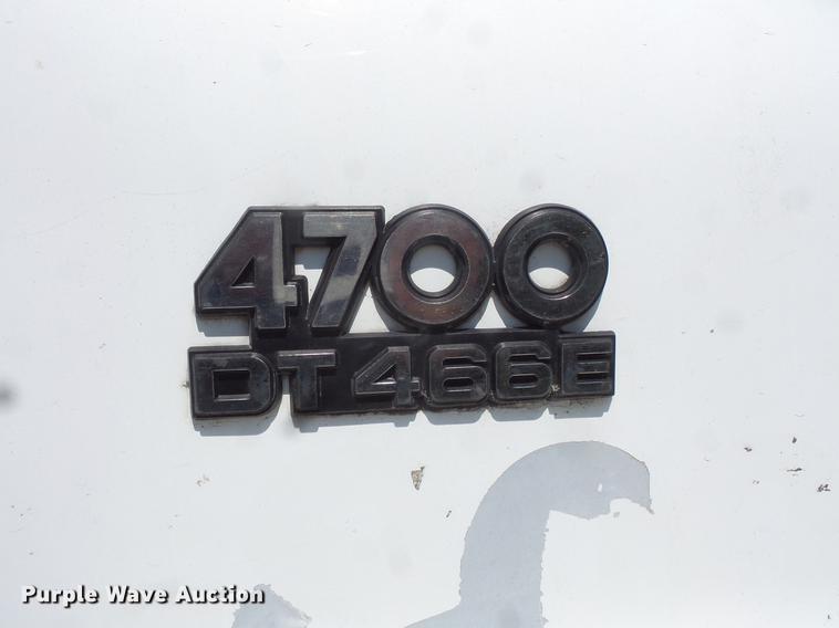 image for item DV9447 2000 International 4700 rollback truck