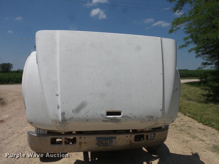image for item DV9447 2000 International 4700 rollback truck