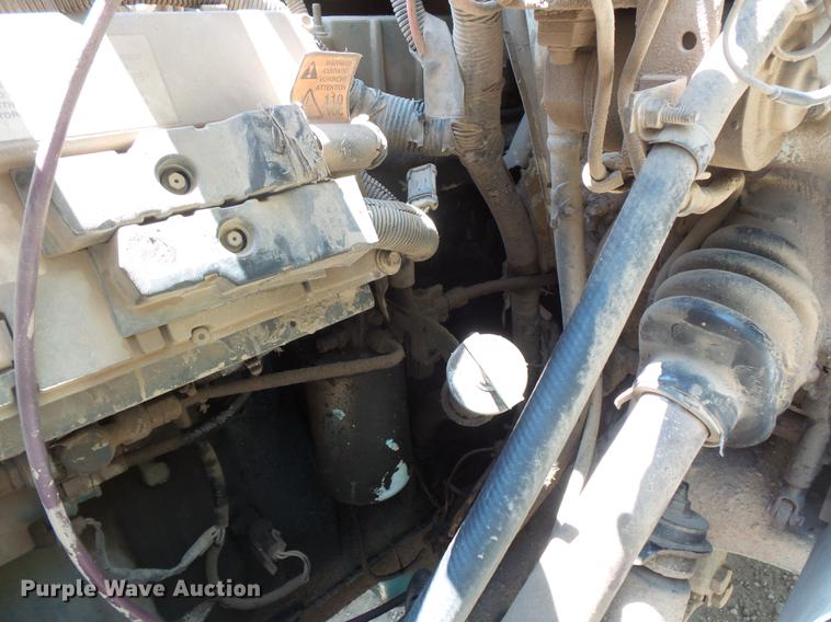 image for item DV9447 2000 International 4700 rollback truck