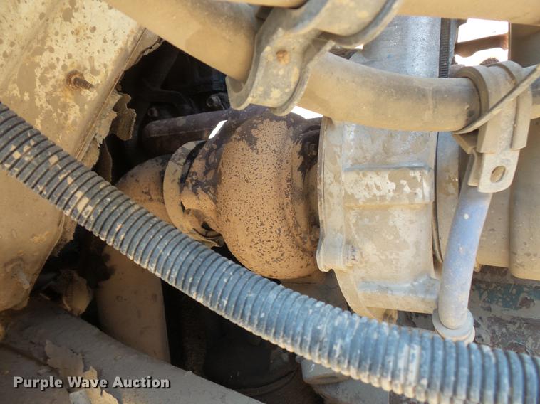 image for item DV9447 2000 International 4700 rollback truck