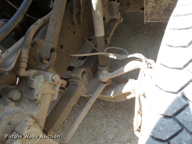 image for item DV9447 2000 International 4700 rollback truck