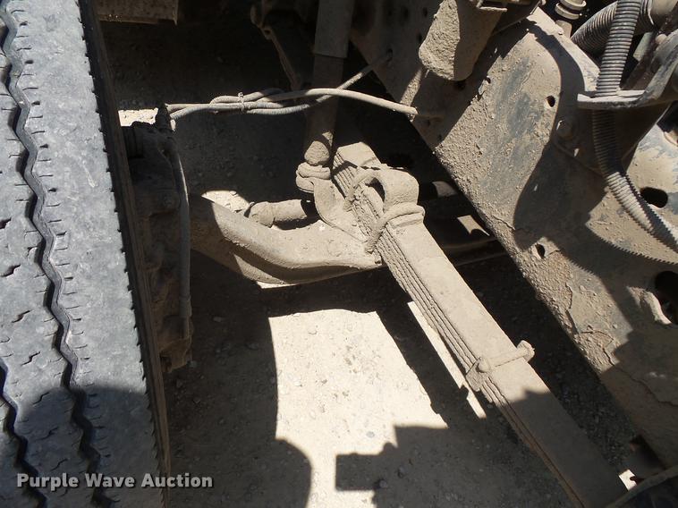 image for item DV9447 2000 International 4700 rollback truck