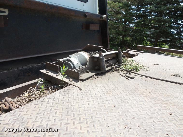 image for item DV9447 2000 International 4700 rollback truck