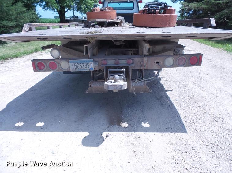 image for item DV9447 2000 International 4700 rollback truck