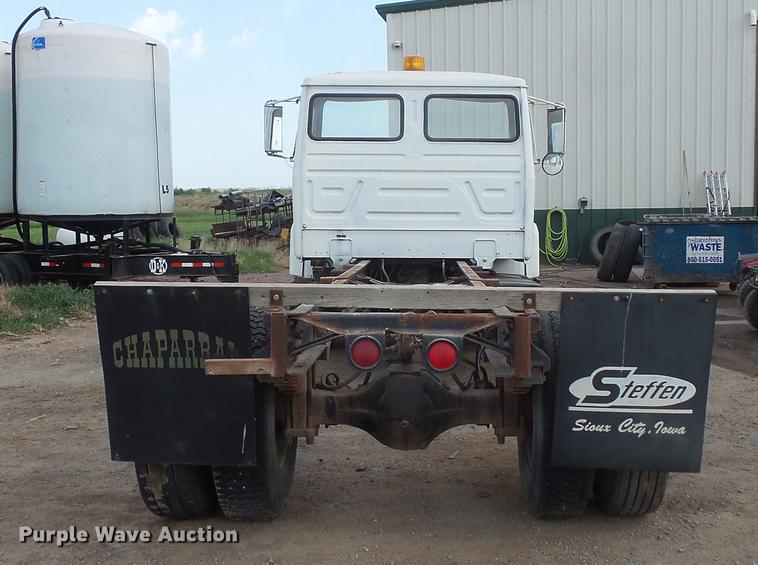 image for item DV9463 1988 Mack CS250P truck cab and chassis