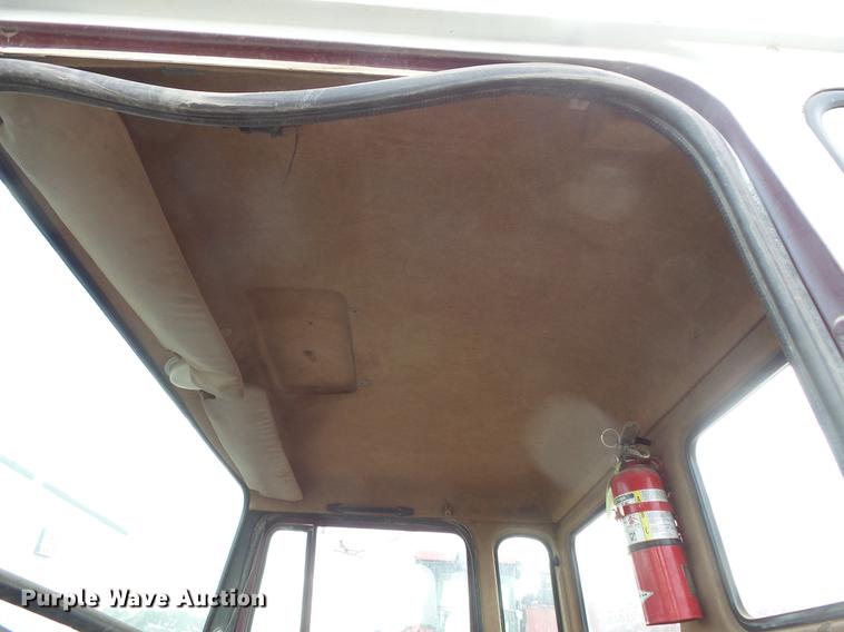 image for item DV9463 1988 Mack CS250P truck cab and chassis