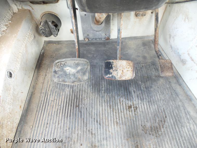 image for item DV9463 1988 Mack CS250P truck cab and chassis