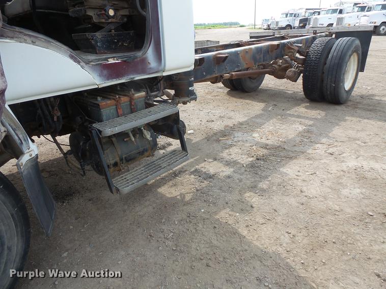 image for item DV9463 1988 Mack CS250P truck cab and chassis