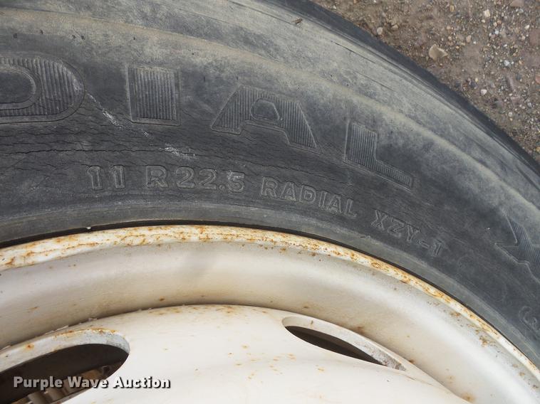 image for item DV9463 1988 Mack CS250P truck cab and chassis