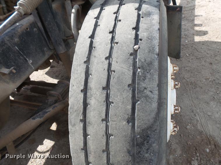 image for item DV9463 1988 Mack CS250P truck cab and chassis