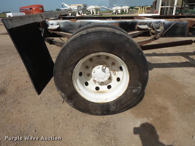 image for item DV9463 1988 Mack CS250P truck cab and chassis