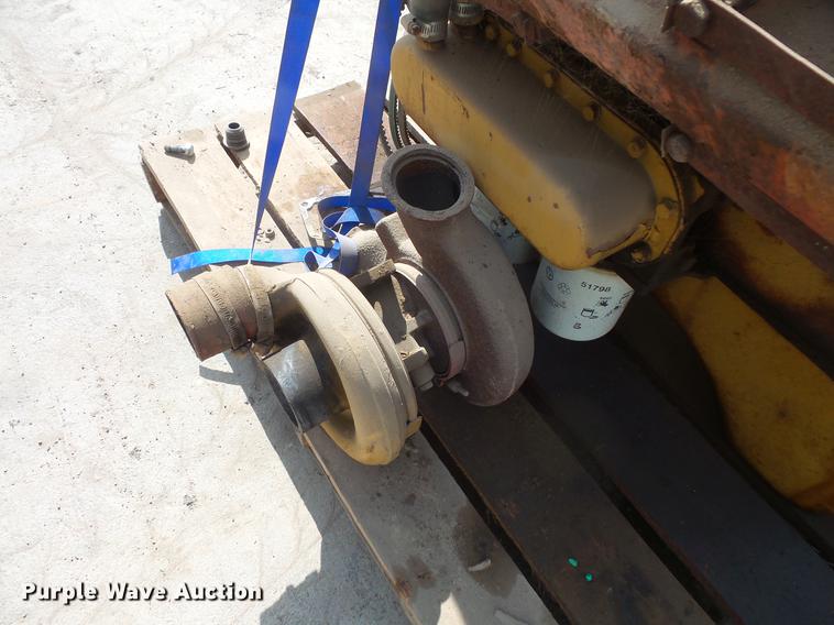 image for item DV9464 Caterpillar 3208 eight cylinder turbo diesel engine