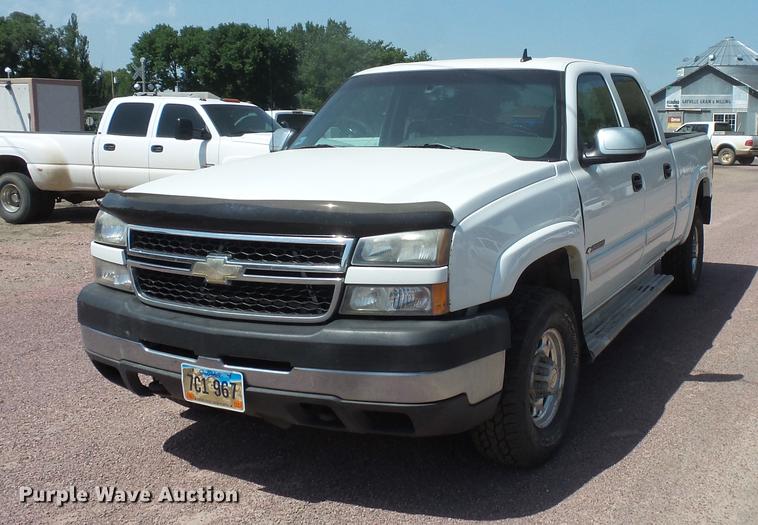 image for item DV9474 2006 Chevrolet Silverado 2500 Crew Cab pickup truck