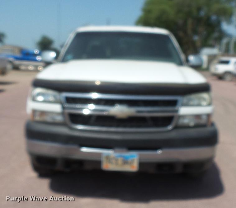 image for item DV9474 2006 Chevrolet Silverado 2500 Crew Cab pickup truck