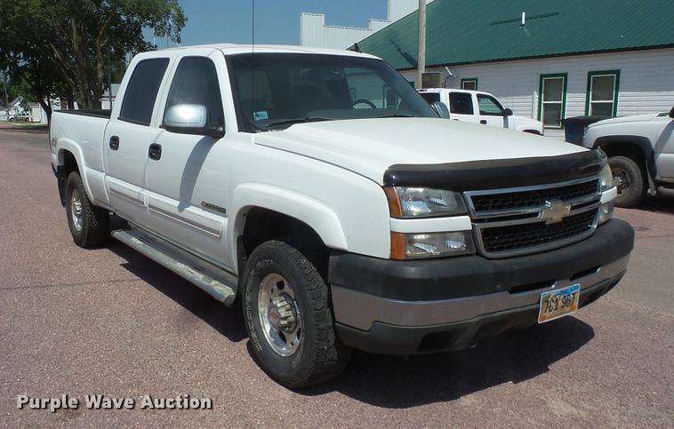 image for item DV9474 2006 Chevrolet Silverado 2500 Crew Cab pickup truck