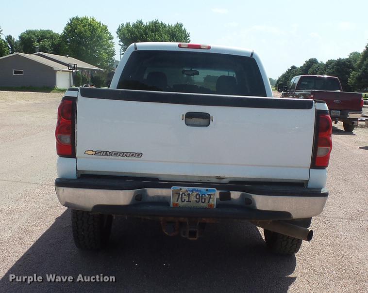 image for item DV9474 2006 Chevrolet Silverado 2500 Crew Cab pickup truck